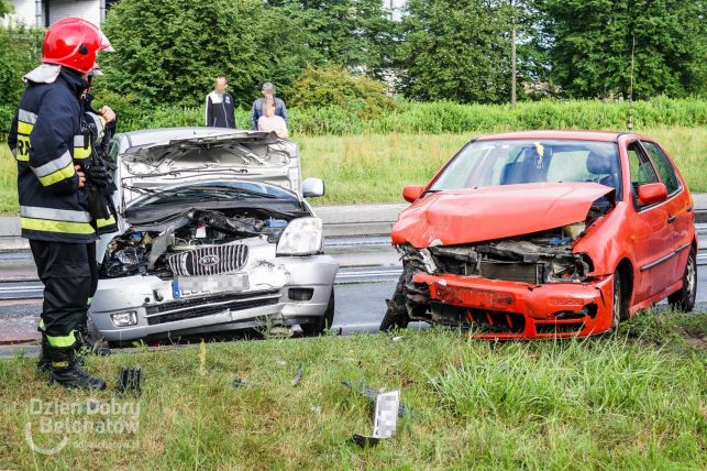 Skrajna głupota i alkohol – takie są przyczyny poniedziałkowego wypadku na Al. Włókniarzy [AKTUALIZACJA WYDARZEŃ] - Zdjęcie główne