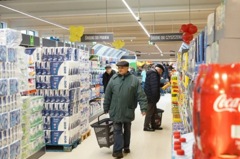 Ostatni dzwonek na świąteczne zakupy. Do której otwarte będą sklepy w Bełchatowie? - Zdjęcie główne