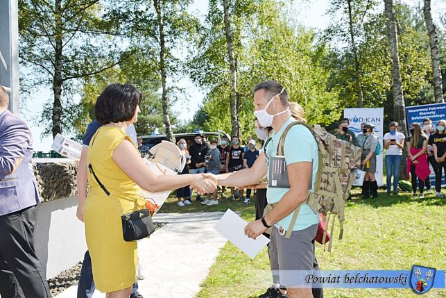 Uczniowie poznawali historię podczas marszu. Najlepszych wyróżniono nagrodami [FOTO] - Zdjęcie główne