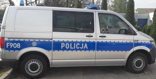 Policjanci z Bełchatowa mają nowy wóz. To w pełni wyposażony transporter T-6 [FOTO] - Zdjęcie główne