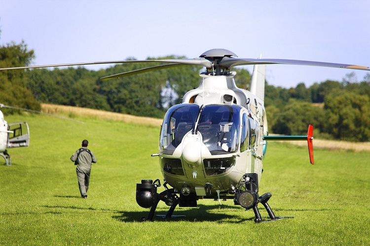 Helikopter z kamerami nad Bełchatowem. ''Planowane są loty patrolowe i awaryjne'' - Zdjęcie główne