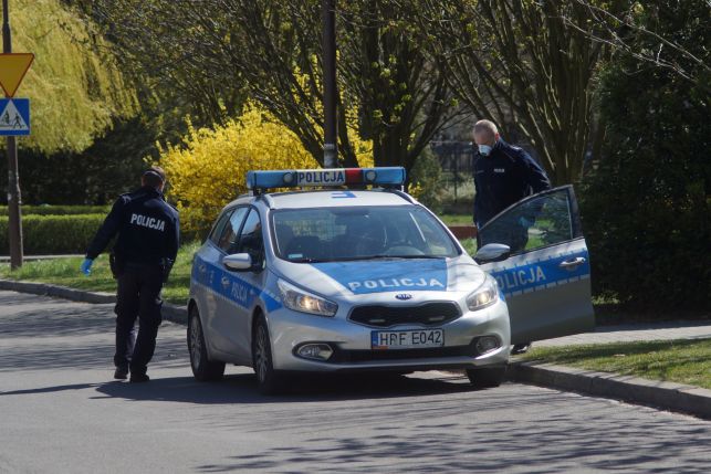 Pijany pracownik spał w piwnicy bełchatowskiego przedszkola. Na miejsce wezwano policję  - Zdjęcie główne