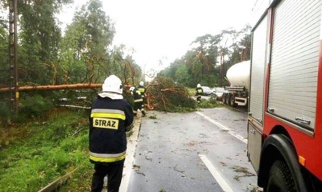 Jeszcze walczą ze skutkami porannych burz, a już nadchodzą następne - Zdjęcie główne