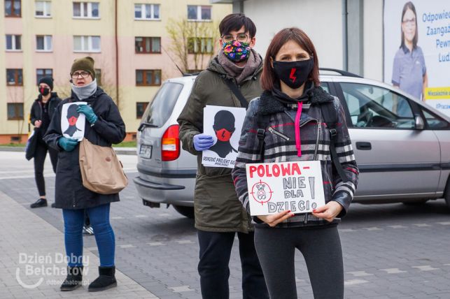 Protest pod Lidlem. Chodziło o aborcję, edukację seksualną i polowanie [FOTO] - Zdjęcie główne