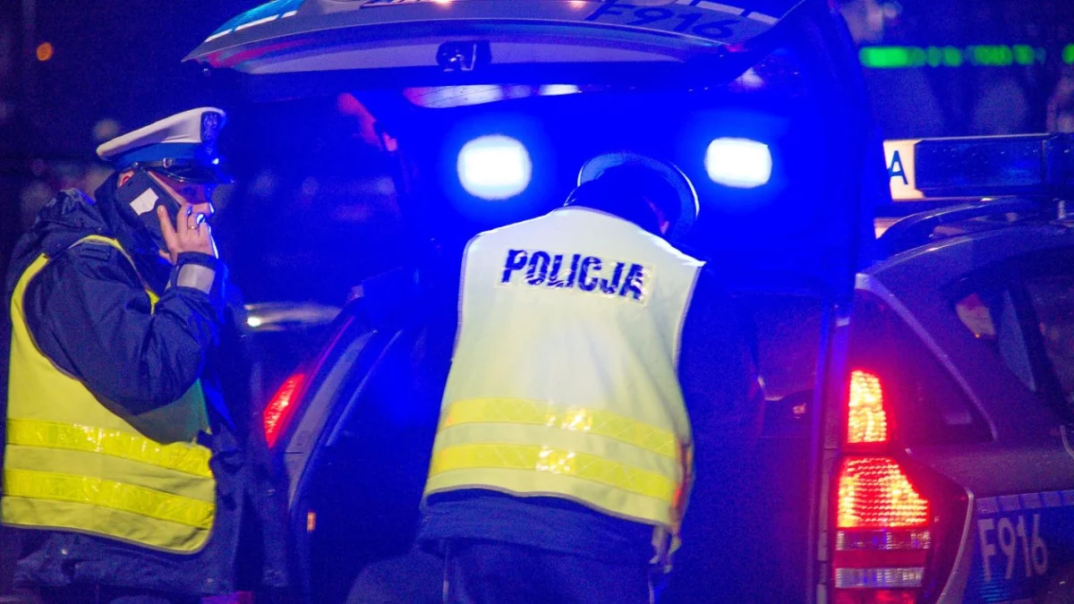 Nastolatkowie na hulajnogach potrącili kobietę i uciekli. Policja szuka świadków, jest nagranie