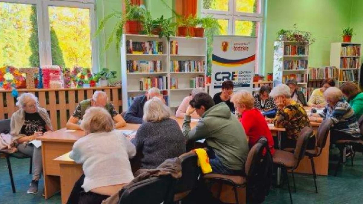 „Trening pamięci” w Bibliotece Pedagogicznej zakończony sukcesem – nowi przyjaciele i pasjonaci literatury - Zdjęcie główne