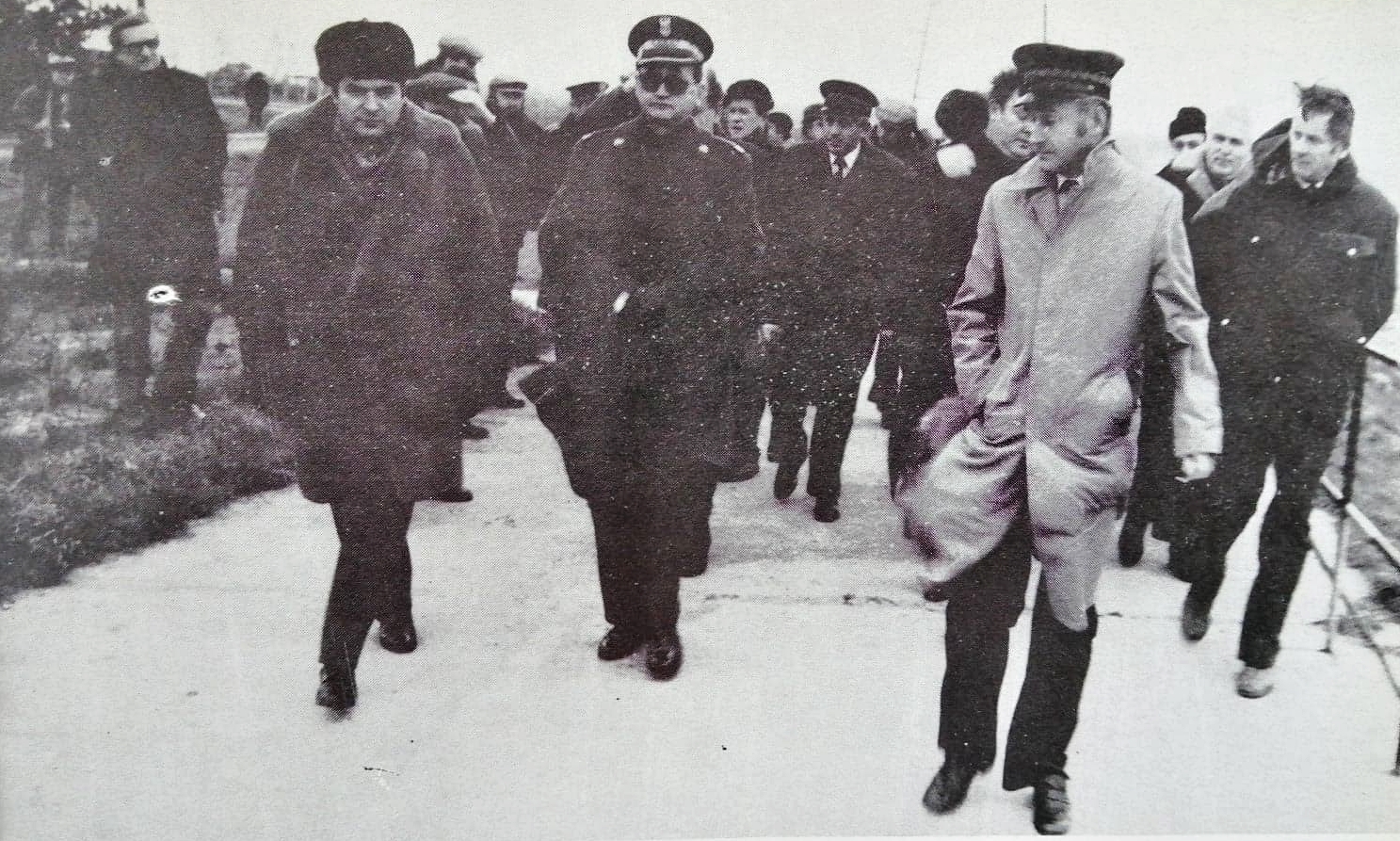 Premier Rządu PRL - gen. Wojciech Jaruzelski wizytuje kopalnię w listopadzie 1981 roku/Fot. Archiwum KWB Bełchatów