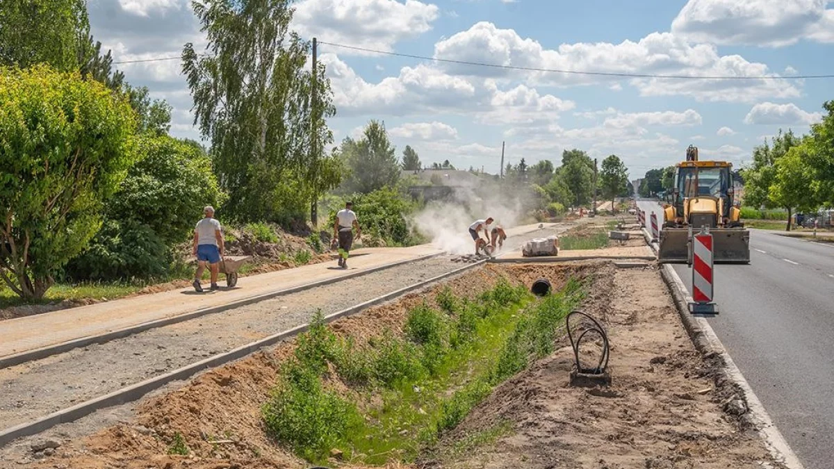 Ważna inwestycja przy drodze wojewódzkiej w Łódzkiem. Prace minęły półmetek