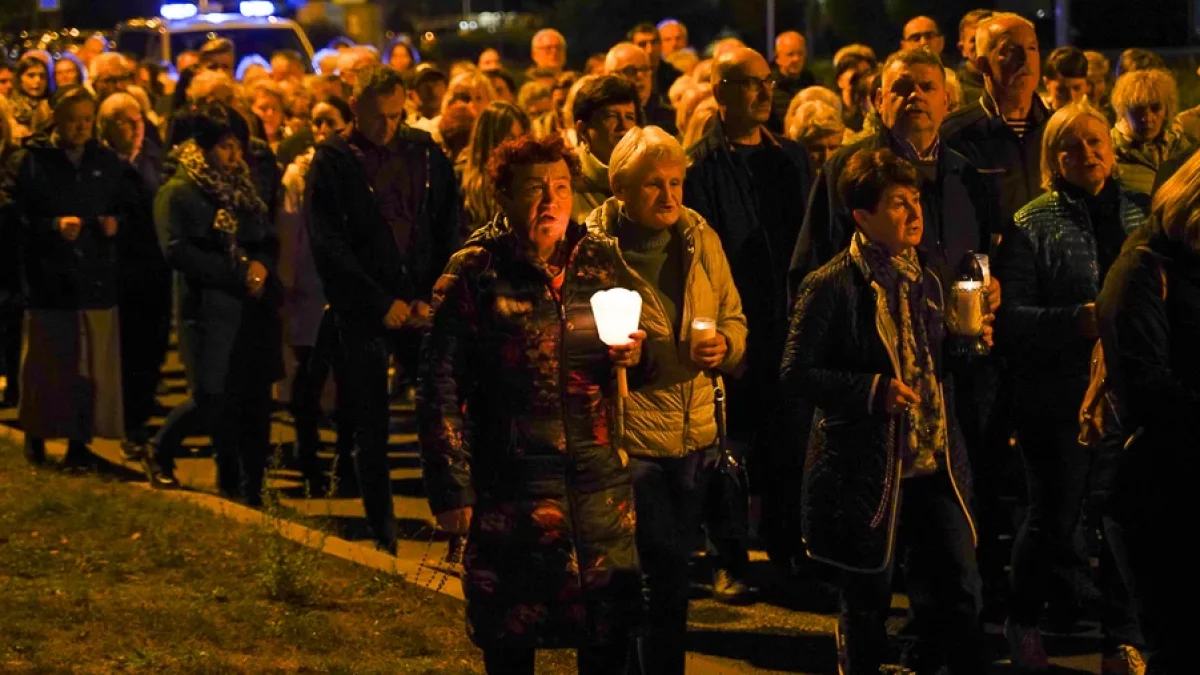 Będą się modlić na ulicach miasta. Wierni z lampionami i różańcami przejdą przez Bełchatów - Zdjęcie główne