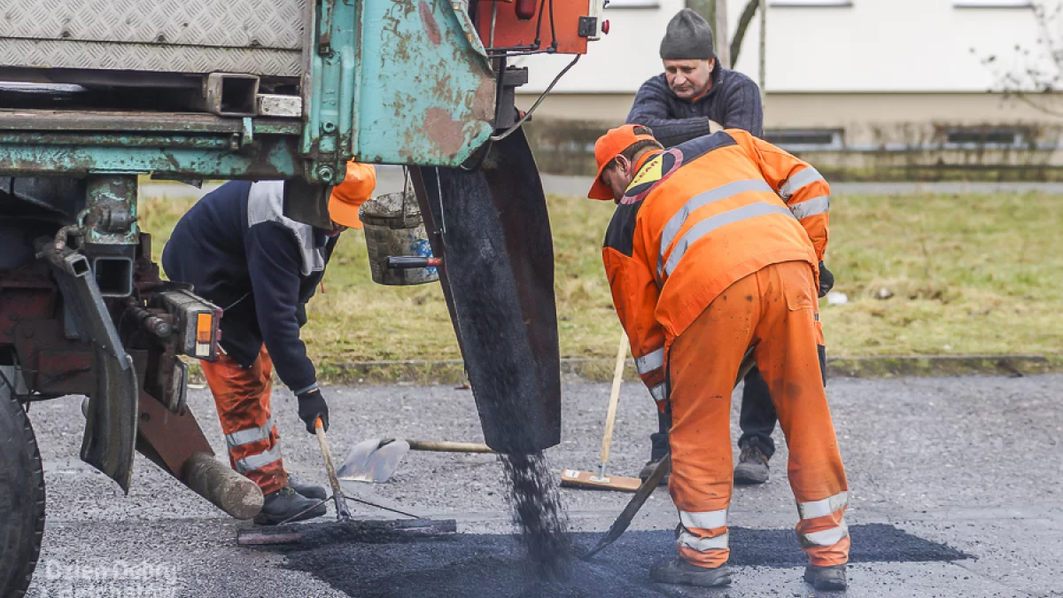 Uwaga na utrudnienia na głównej ulicy w mieście. Sprawdź, jak długo potrwają