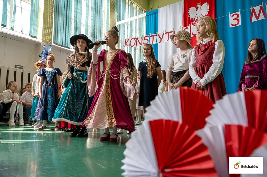 Uczniowie uczcili rocznicę Konstytucji 3 Maja. Zobacz, jak wyglądała żywa lekcja historii [FOTO] - Zdjęcie główne