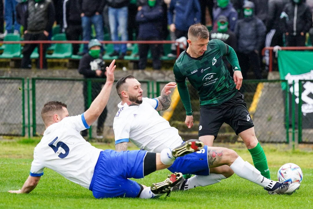 BetCris IV Liga: GKS rozbił Włókniarza w derbowym starciu - Zdjęcie główne