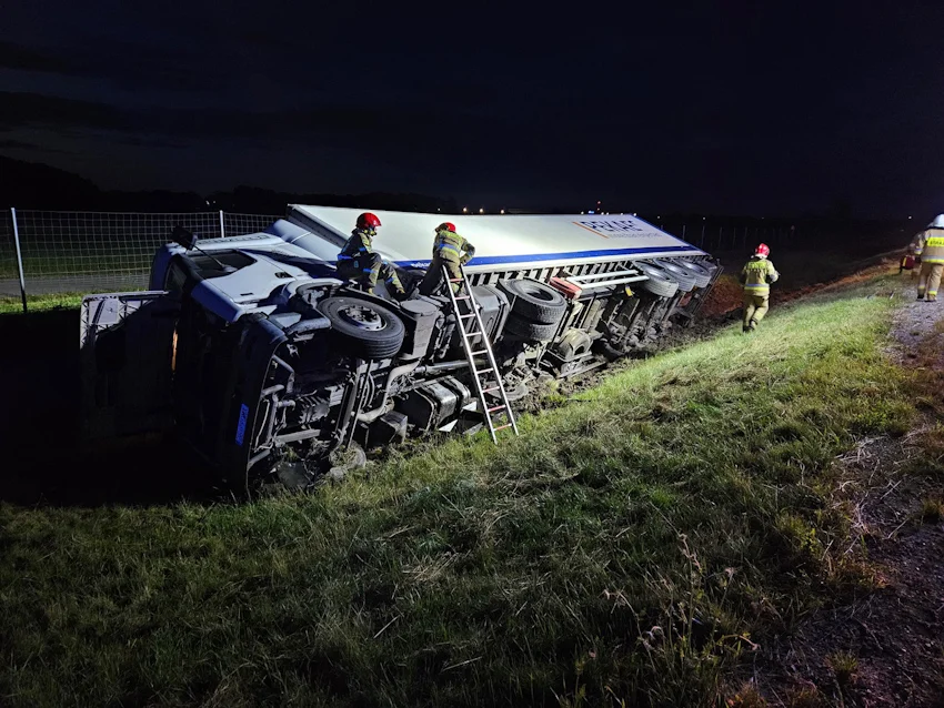 Kolejny wypadek na autostradzie A1. Kierowca trafił do szpitala - Zdjęcie główne