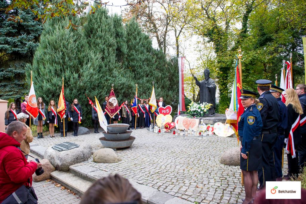 Kwiaty, słodkości i wspólna modlitwa. XVII Dni Papieskie w Bełchatowie [FOTO] - Zdjęcie główne