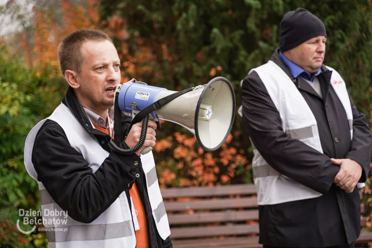 Najpierw rolnicy, teraz pracownicy supermarketów. Chcą zablokować drogę pod Piotrkowem - Zdjęcie główne