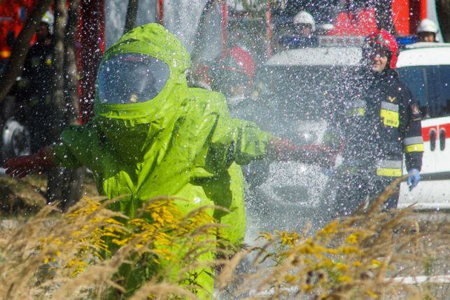 Tysiące litrów chemicznych odpadów koło Bełchatowa. Odkryto kolejne nielegalne składowisko - Zdjęcie główne