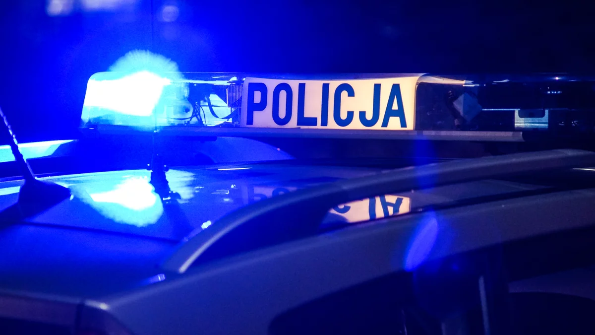 Policja w nocnym klubie, wezwano karetkę. "Młoda kobieta w stanie zagrażającym życiu" - Zdjęcie główne