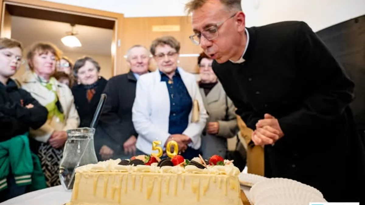 „Pięćdziesiątka” proboszcza to nie wszystko. Wielkie świętowanie w bełchatowskiej parafii [FOTO]