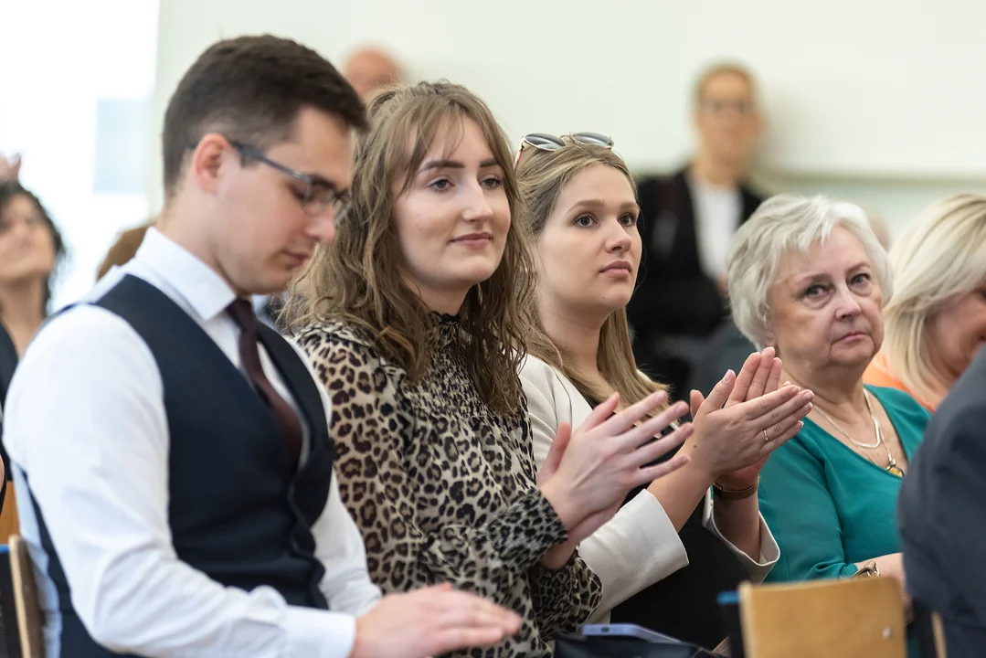 Studia w Piotrkowie. Nie szukaj daleko czegoś, co jest bardzo blisko! - Zdjęcie główne