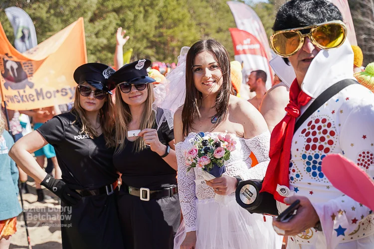 Wielkie morsowanie na Wawrzkowiźnie. Był ksiądz, policja i Elvis [FOTO] - Zdjęcie główne