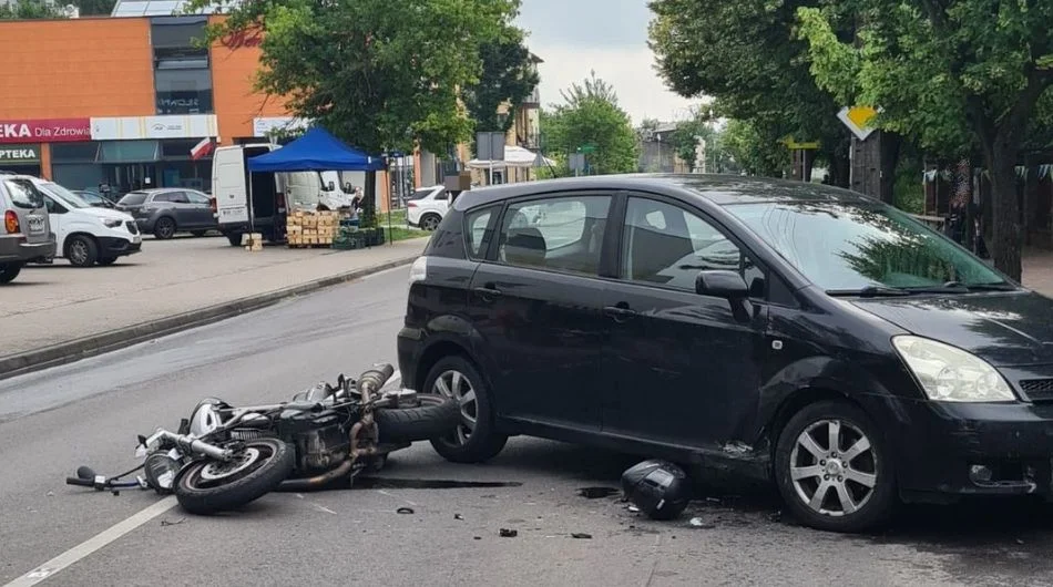 Bełchatowianka zderzyła się z motocyklistą. Na miejscu policja i pogotowie - Zdjęcie główne