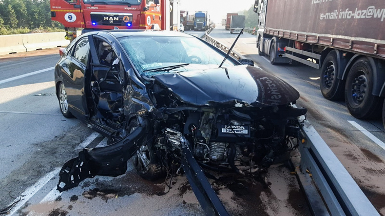 Mężczyzna zasnął za kierownicą. To kolejny wypadek w tym miejscu [FOTO] - Zdjęcie główne