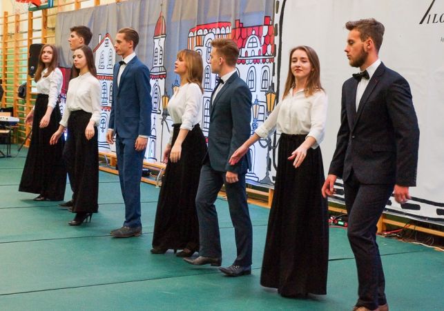 Najstarsze bełchatowskie liceum obchodzi 70. urodziny. Zobacz jubileusz  "Bronka" [FOTO] - Zdjęcie główne