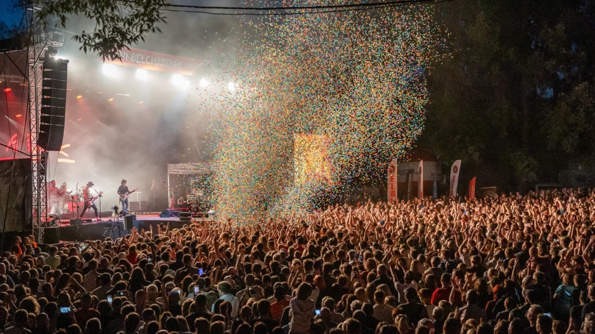 Nagrywali teledysk na terenie największej kopalni w Polsce. Teraz zagrają w naszym mieście