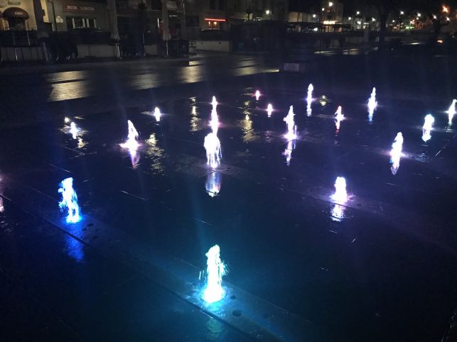 16 milionów kolorów zaświeci na placu Narutowicza. Miasto wyda na ten cel ponad 80 tysięcy złotych - Zdjęcie główne