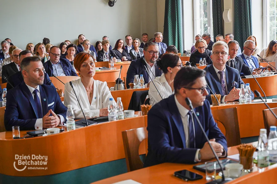 Radni miasta przegłosowali podwyżkę. Kogo ona dotknie? - Zdjęcie główne