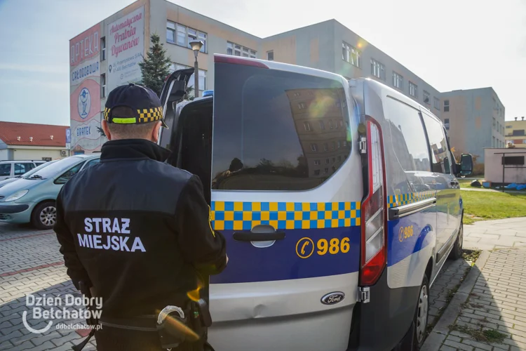 Ekshibicjonista w pobliżu placówek z dziećmi. Interweniowała straż miejska i policja [FOTO] - Zdjęcie główne