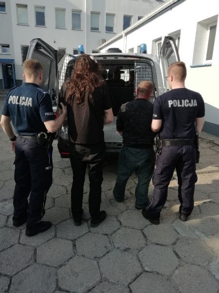 Pobyt w areszcie skutecznie odświeżył im pamięć... Już wiemy co wydarzyło się w Chabielicach - Zdjęcie główne