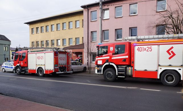Trzeci alarm bombowy w bełchatowskiej "skarbówce". Zarządzono ewakuację - Zdjęcie główne