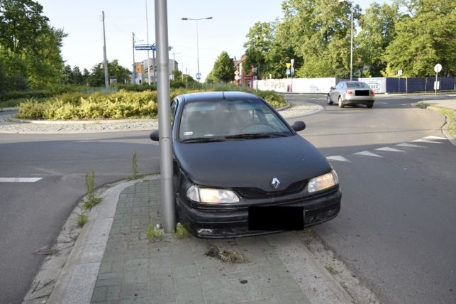 Bełchatowianin poczuł się jak w filmie - uciekł z ośrodka, zabrał kolegów i ruszył ścigać się z policją - Zdjęcie główne