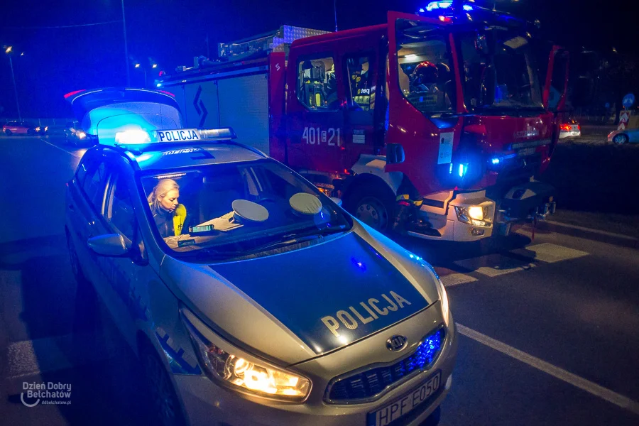 Pędził autem po bełchatowskich ulicach. Jazdę zakończył na ścianie budynku… - Zdjęcie główne