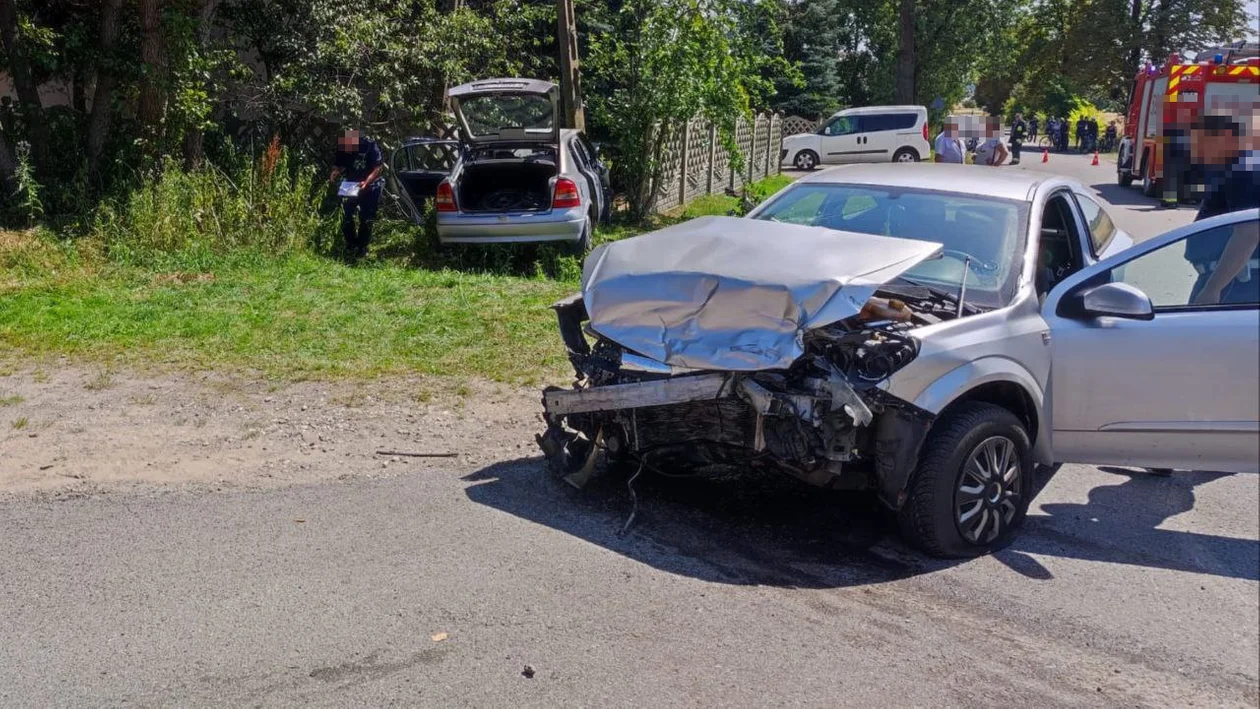 Groźny wpadek w regionie. Cztery osoby ranne, jedna została zabrana przez LPR [FOTO] [VIDEO] - Zdjęcie główne