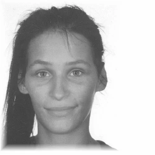 BIZEWSKA SYLWIA, urodzona 21.10.1992 roku w Wejherowie. Poszukiwana za zabieranie w celu przywłaszczenia cudzej rzeczy ruchomej. Szuka jej KPP Wejherowo 80-819 Gdańsk, ul. Okopowa 15 tel. 47 7415900, 47 7415333, 47 7415540, email: dyzurny.kwp@gd.policja.gov.pl, kwp.gdansk@gd.policja.gov.pl.