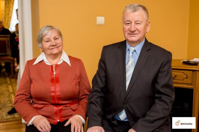 Bełchatowskie pary świętowały ''złote gody''. Małżonkowie otrzymali medale nadane przez prezydenta Andrzeja Dudę [FOTO] - Zdjęcie główne