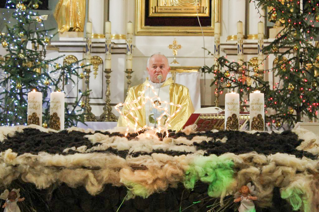 Pasterka w bełchatowskich kościołach. Sprawdź, jak zaplanowały ją poszczególne parafie - Zdjęcie główne