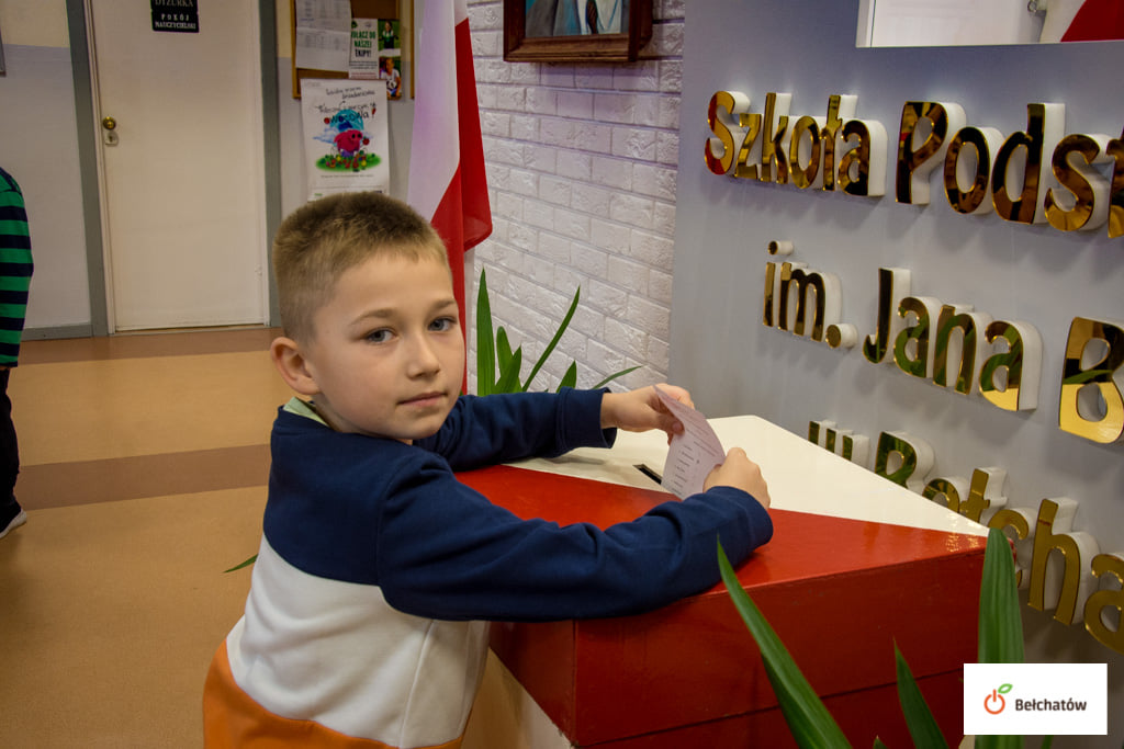 Młodzi bełchatowianie oddali swoje głosy. Kiedy poznamy nowych radnych? [FOTO] - Zdjęcie główne