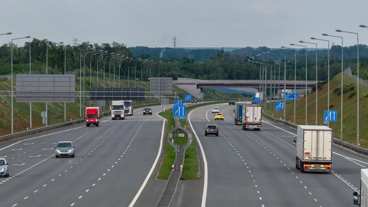 To koniec takiego wyprzedzania. Wielka zmiana na drogach weszła już 30 kwietnia