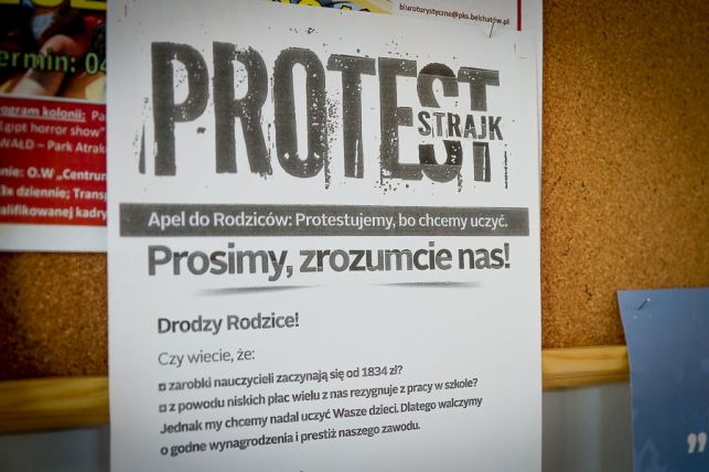 Lekcje odwołane! Ilu nauczycieli strajkuje w Bełchatowie? Co z uczniami? - Zdjęcie główne