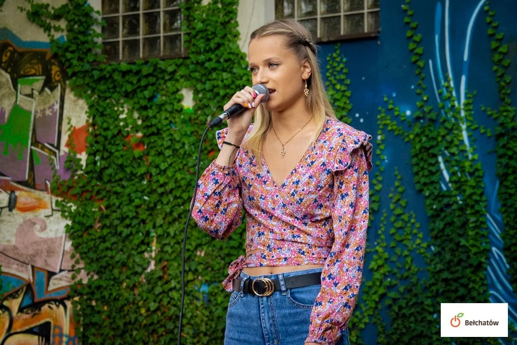 Koncert młodych muzyków w Bełchatowie. Zaśpiewali piosenki Sanah, Dawida Podsiadło i Marka Grechuty [FOTO] - Zdjęcie główne