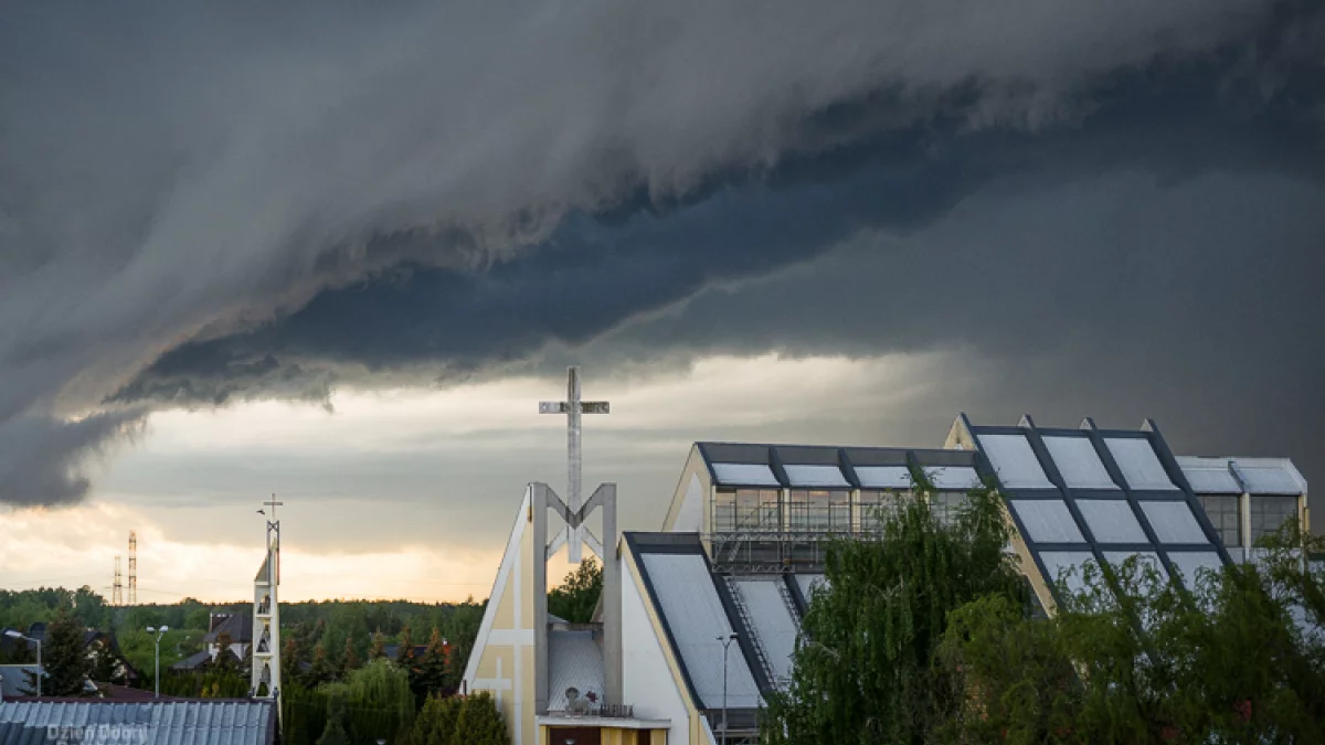 Gorący spór o opłaty w mieście. "Kościoły ważniejsze od szpitala"