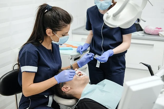 Gdzie z bólem zęba w święta? Bełchatowian czeka daleka wycieczka do dentysty - Zdjęcie główne