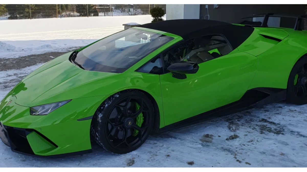 Skarbówka wyprzedaje supersamochody za pół ceny. Lamborghini i G-Klasa na aukcji [ZDJĘCIA]