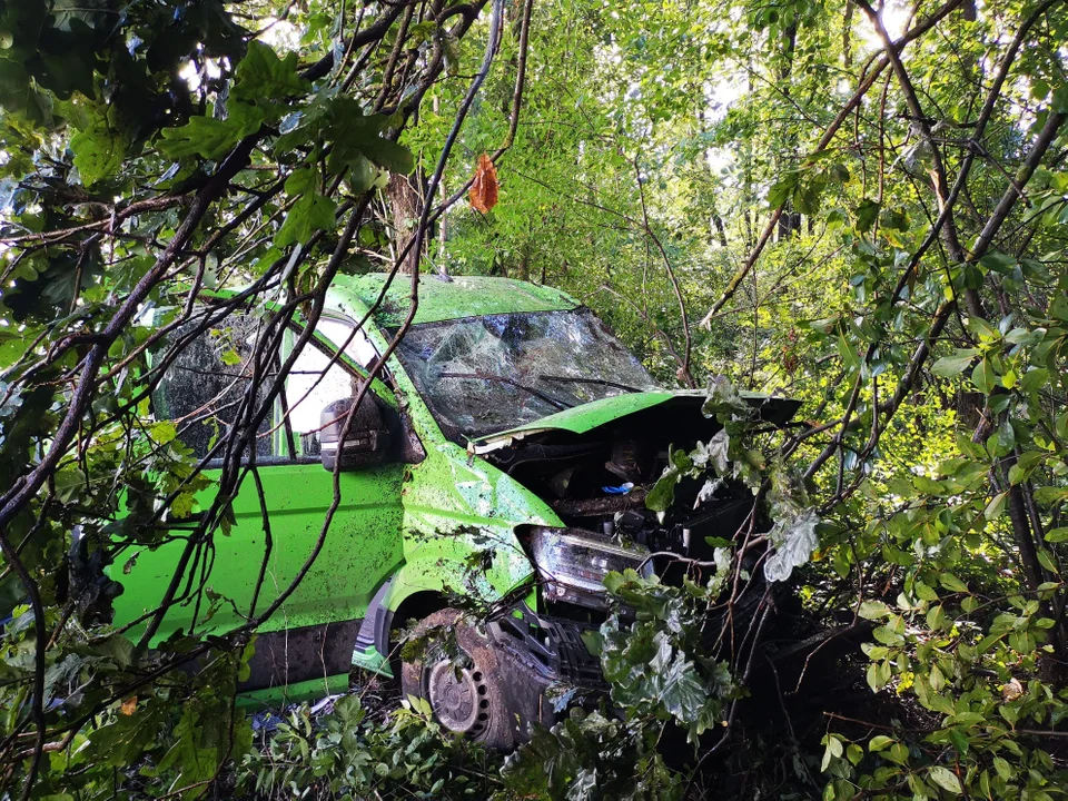 10 osób rannych, na miejscu śmigłowiec pogotowia. Bus zderzył się z samochodem osobowym [FOTO] - Zdjęcie główne