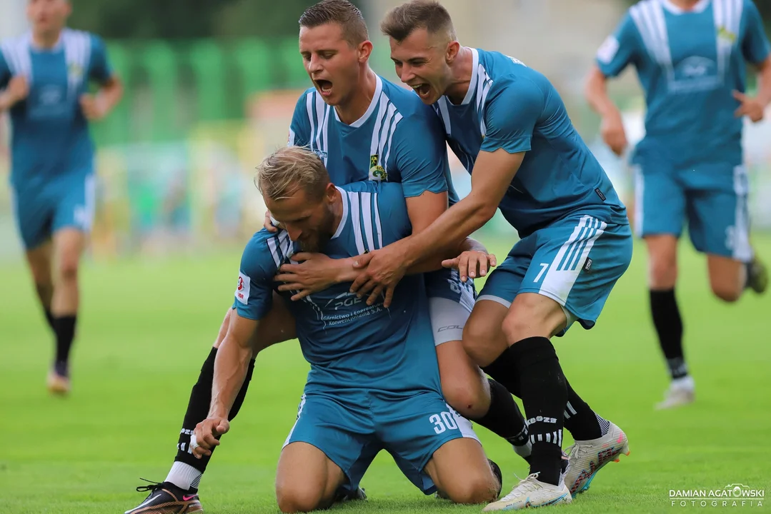 III Liga: GKS Bełchatów idzie jak burza! - Zdjęcie główne