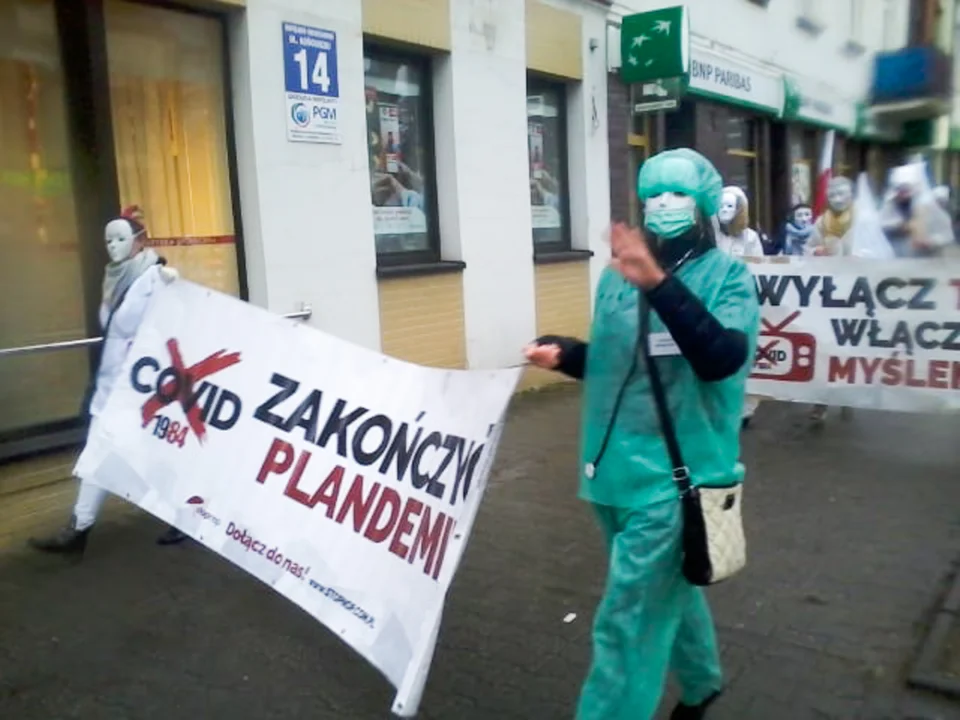 Będą protestować na placu Narutowicza. Fala manifestacji w całym kraju - Zdjęcie główne