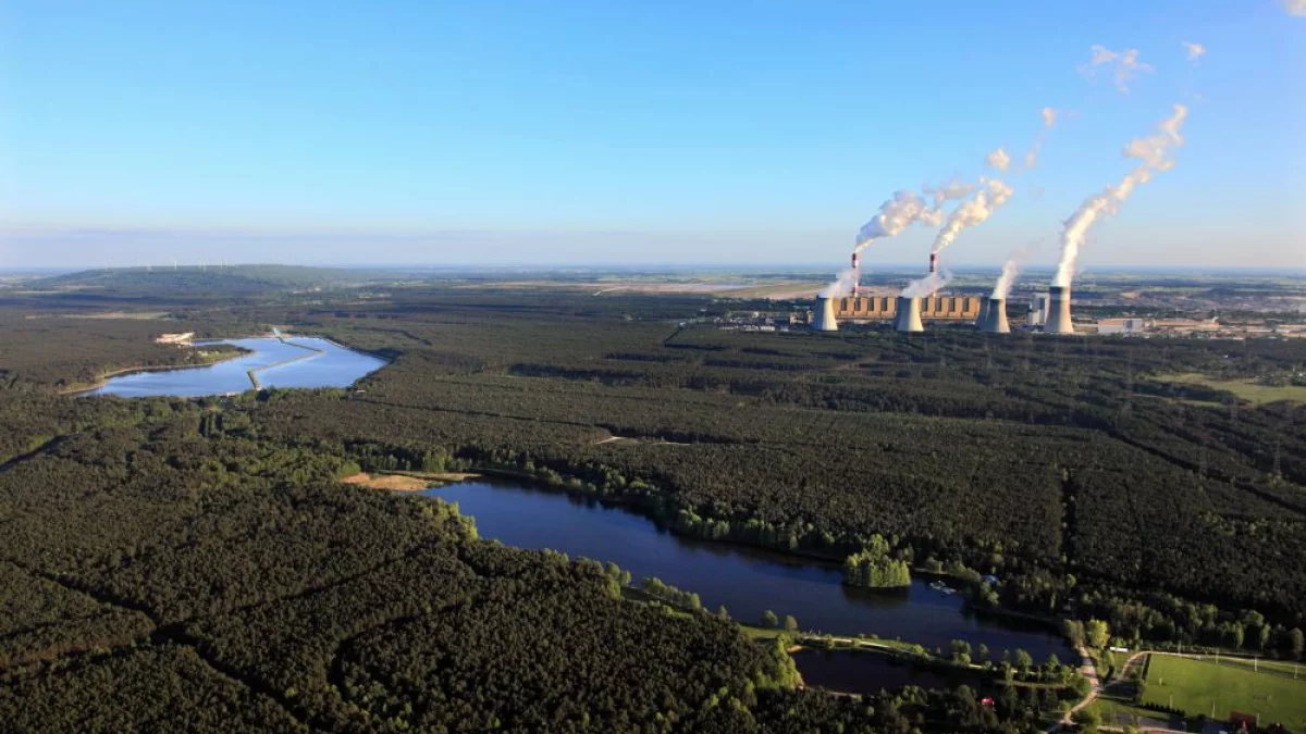 Samorządy mówią „tak” dla atomu w Bełchatowie. Dołączają kolejne gminy
